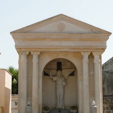 35_-ITA-Cimitero.00_01_47_15.Immagine008